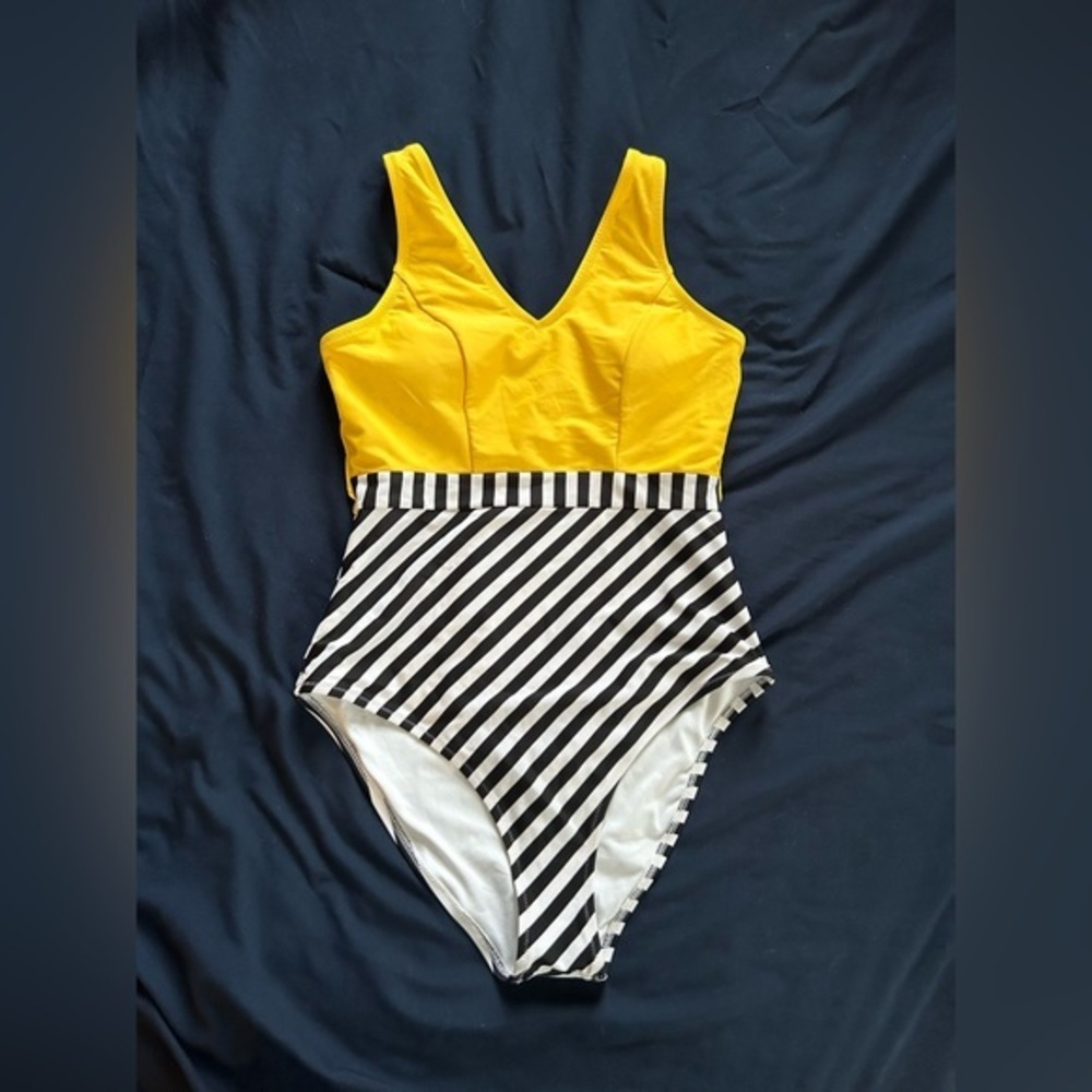 NWT CUPSHE ONE-PIECE Swimsuit Women’s Size S Yellow with Navy + White Stripes